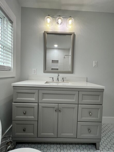 Building Photo - 3808 5th St