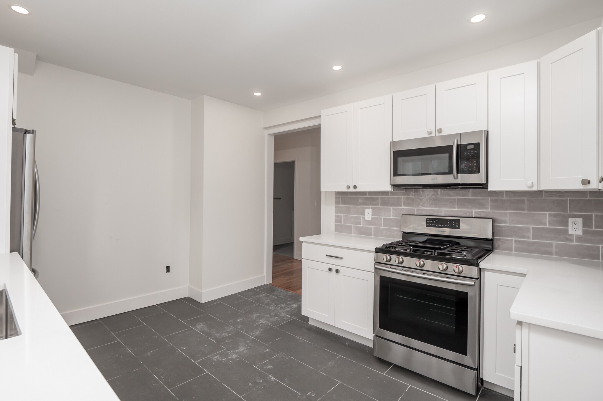 Building Photo - 92 Clinton Place Unit #2