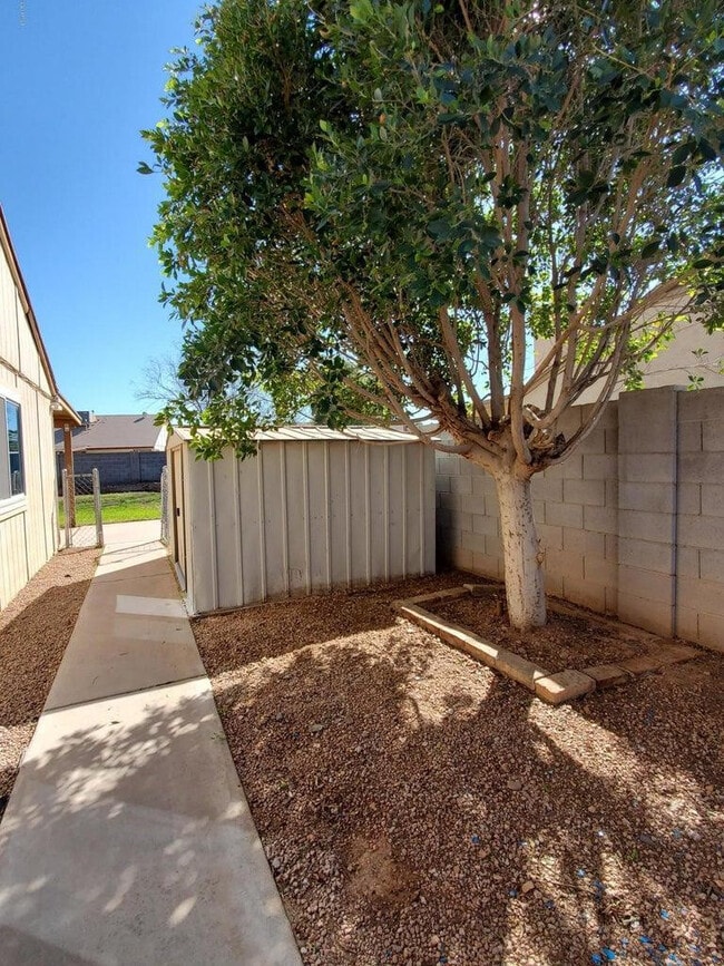 Building Photo - 5513 W Folley St