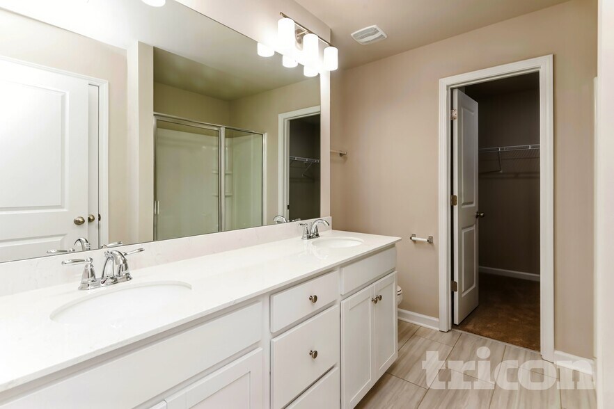 Building Photo - 205 Spring Knoll Dr
