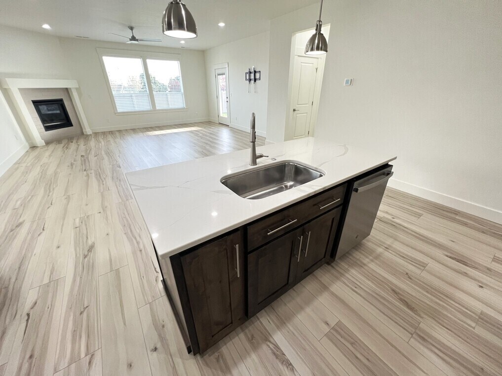 Building Photo - 2370 W Herron Ridge Dr