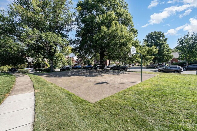 Building Photo - 3342 S Wakefield St