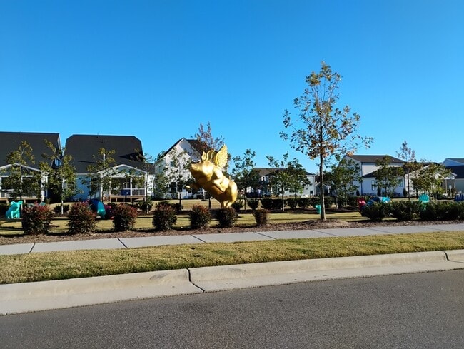 Building Photo - 353 Wash Holw Dr