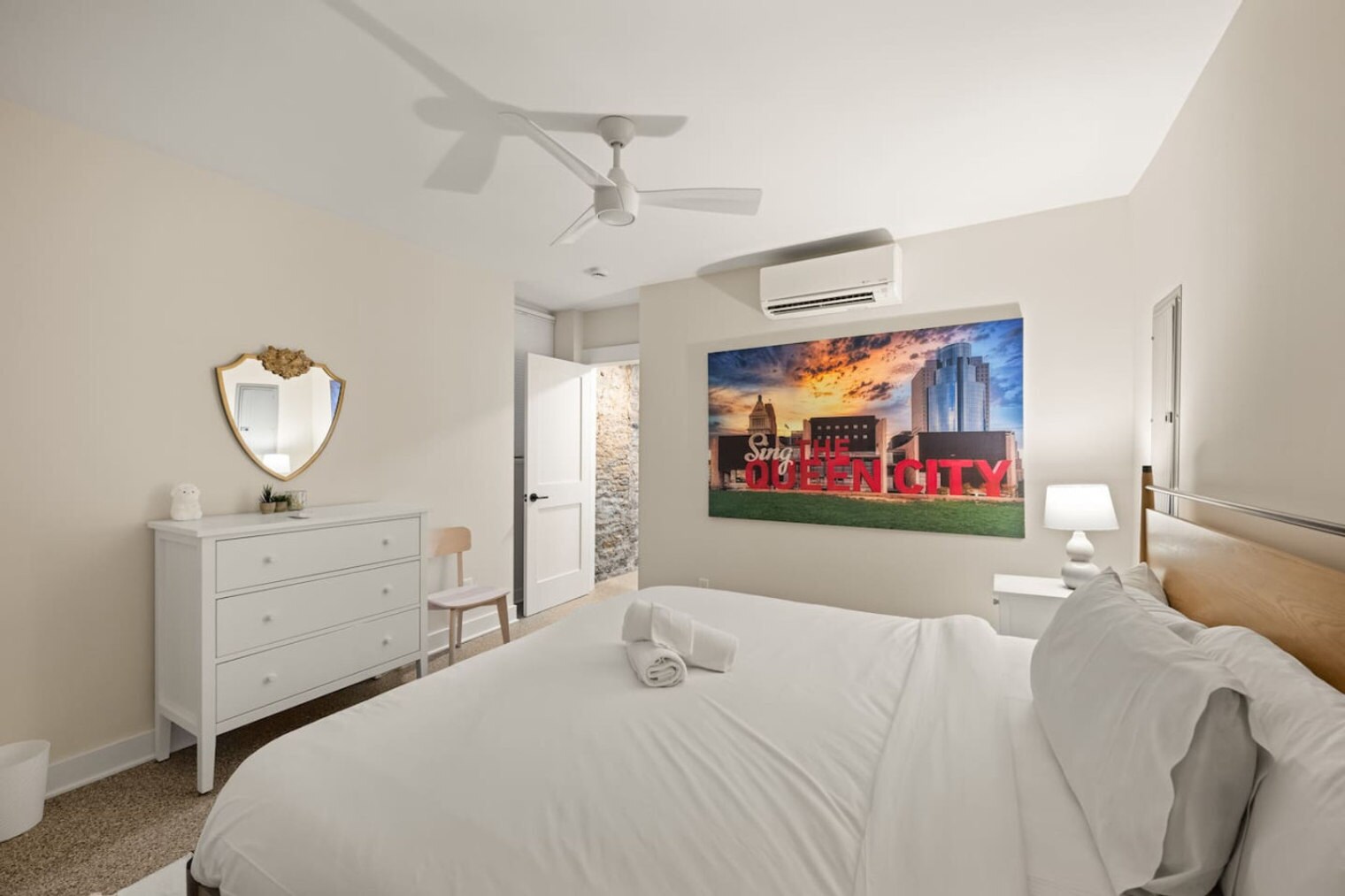 Building Photo - 1918 Vine St