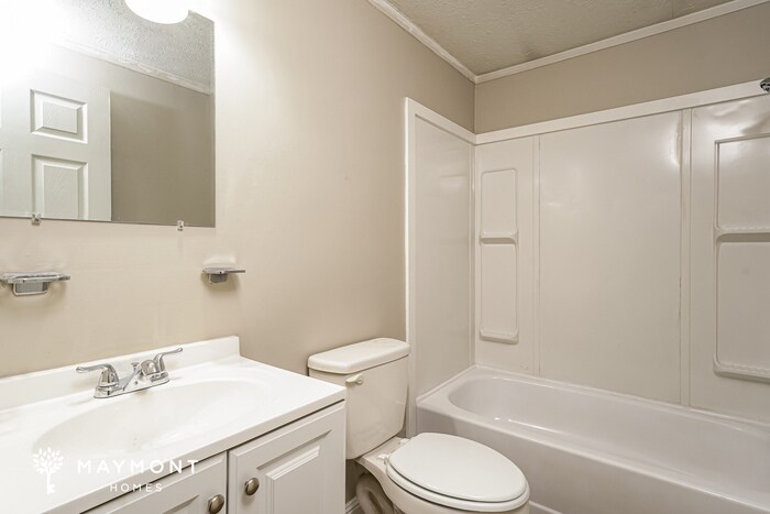 Building Photo - 1404 Waterloo Dr
