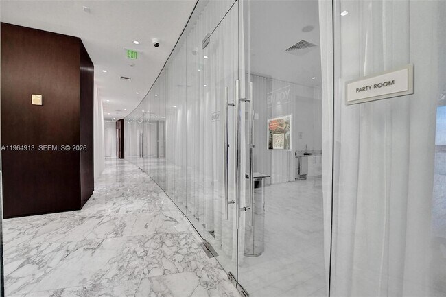 Building Photo - 465 Brickell Ave