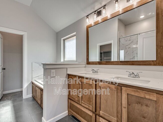 Building Photo - 11704 SW 48th St