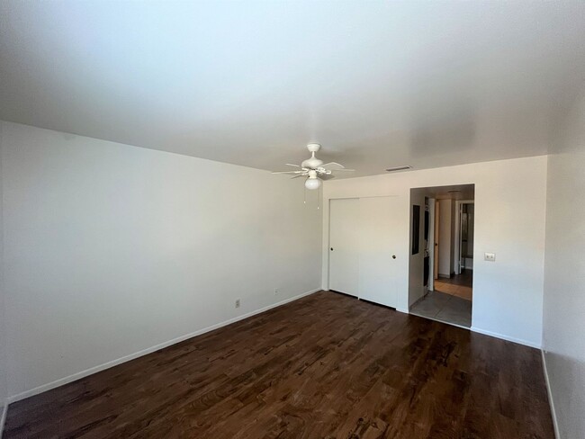 Building Photo - CONDO - OAK CREEK ESTADOS - VILLAGE OF OAK...