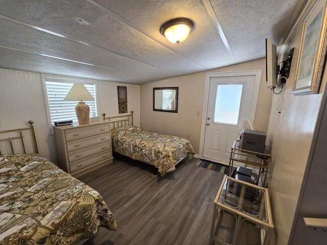 Building Photo - 6623 Arizona St