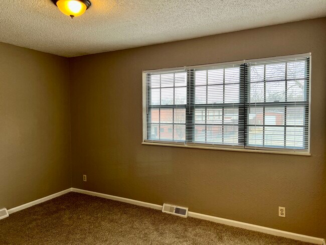 Bedroom 3 - 2342 S Crysler Ave