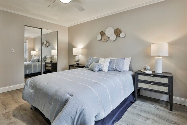 Building Photo - 5 Karen Cir