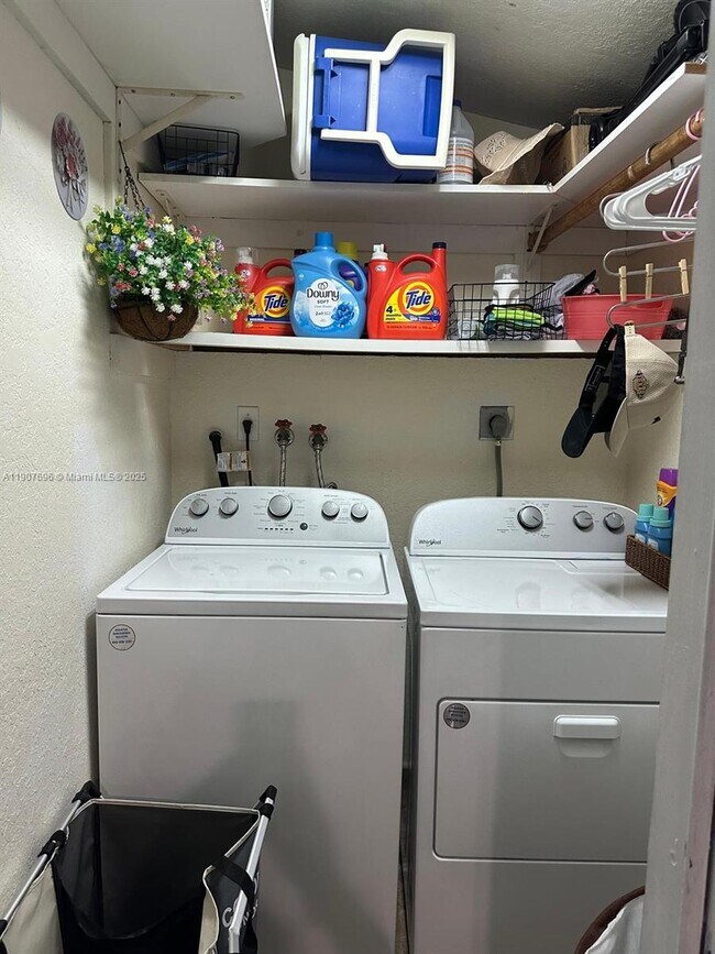 Building Photo - 15304 SW 81st Ln