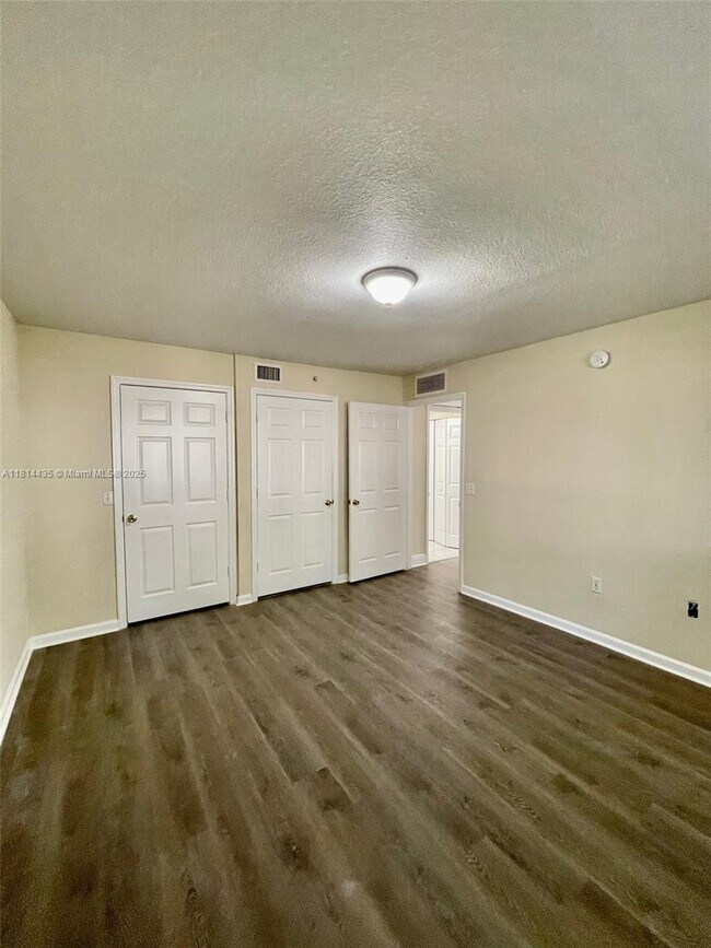 Building Photo - 15400 SW 284th St