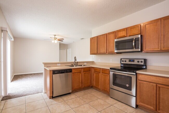 Building Photo - 1009 Dudley Dr