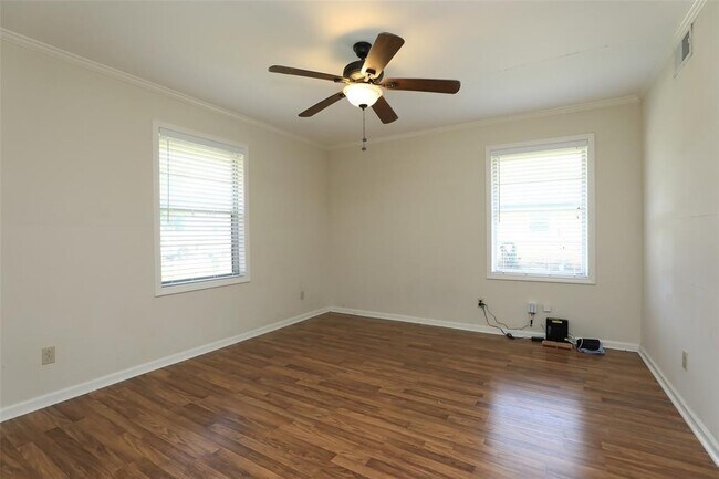 Building Photo - 10306 Oboe Dr