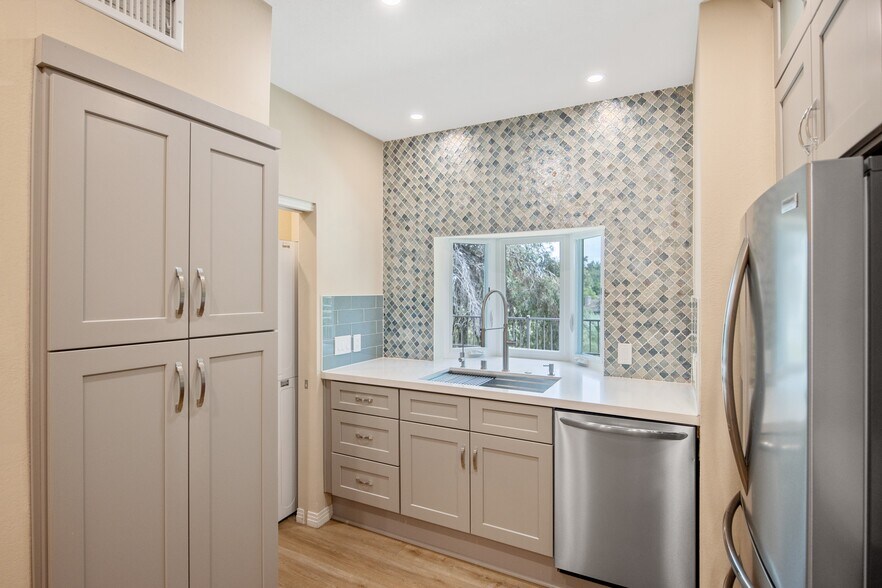 Building Photo - 5530 Spanish Oak Ln