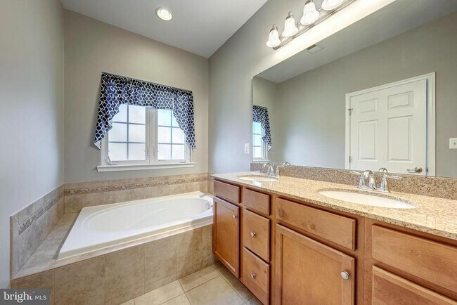 Building Photo - 43022 Spyder Pl