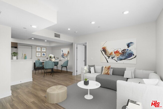 Building Photo - 5030 Rosewood Ave