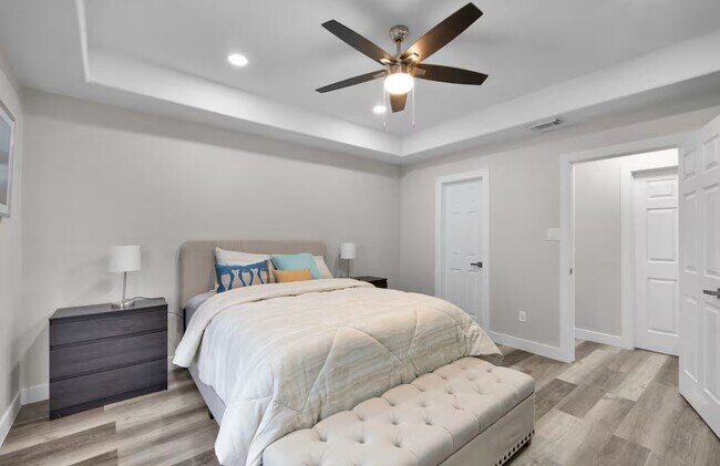 Building Photo - 102 W Corral St