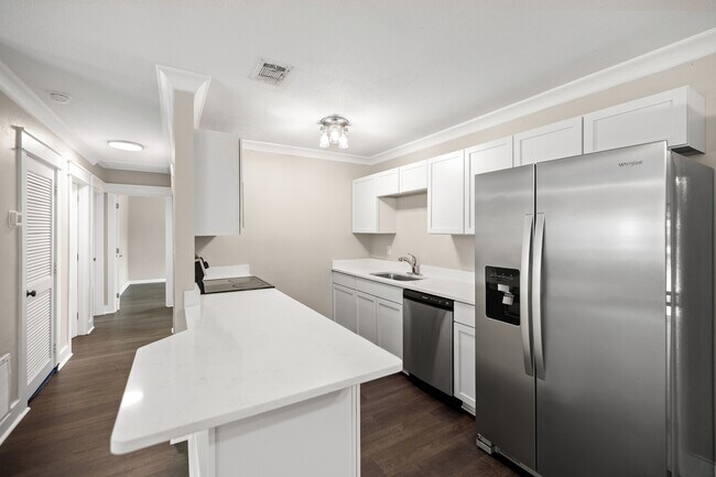 Building Photo - 200 Spencer Dr