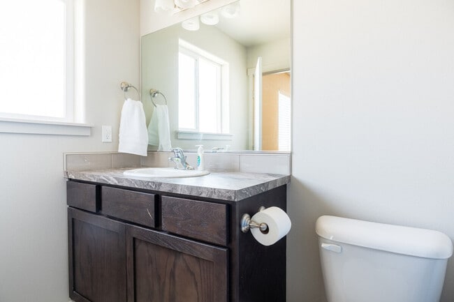 Building Photo - 5706 W 1st Pl