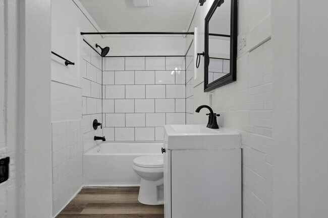 Building Photo - 1398-1400-1400 S Ohio Ave