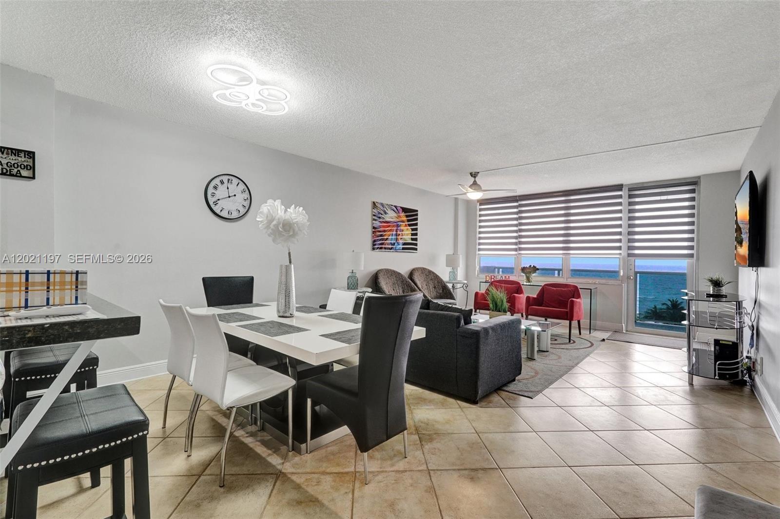 Building Photo - 3725 S Ocean Dr