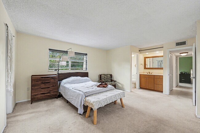 Building Photo - 3135 Shady Dell Ln