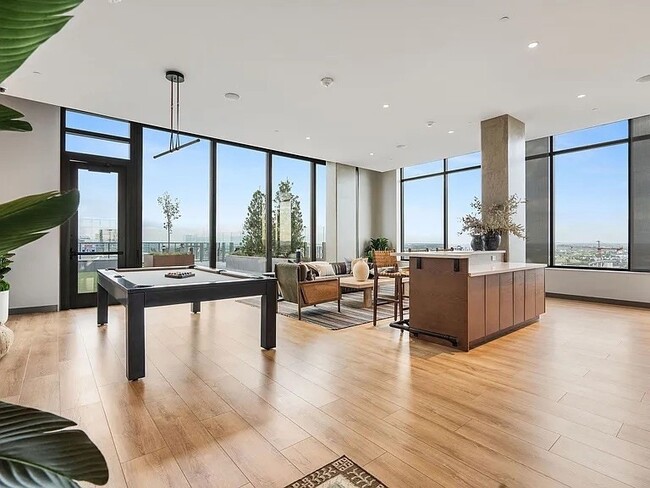 Building Photo - 1212 Demonbreun St