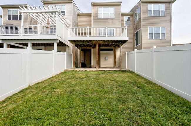 Building Photo - 3BD/2.2BA:  Fabulous Baltimore Townhome