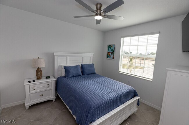 Building Photo - 15375 Grn Acrs Ave