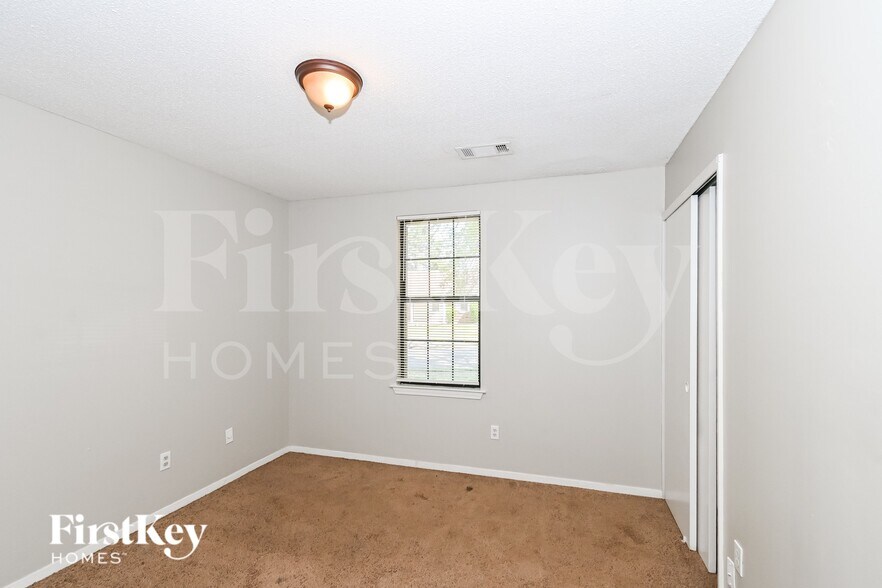 Building Photo - 5765 Ashridge Pl