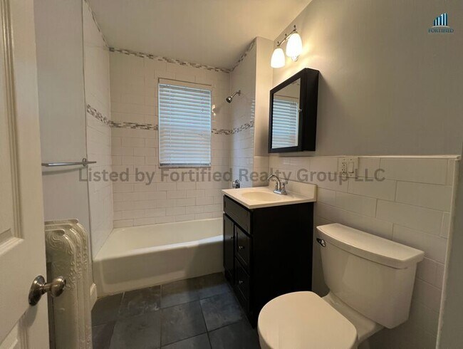 Building Photo - 142 Washington St