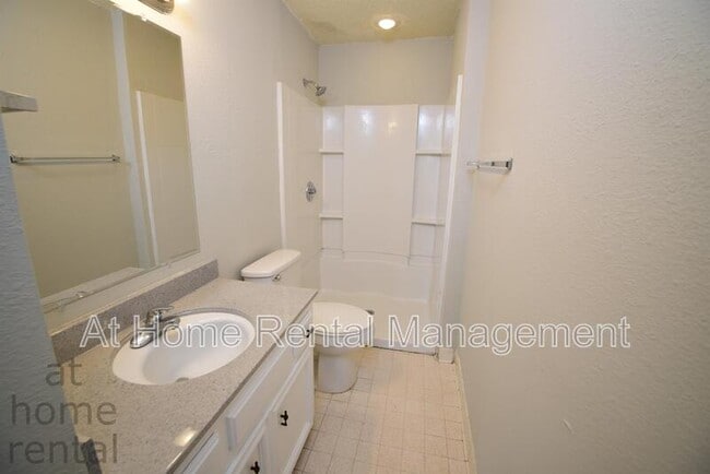 Building Photo - 4613 S 72nd E Pl