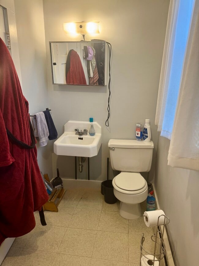 Building Photo - 51 N Main St