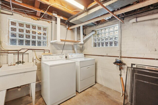 Building Photo - 5008 44th St NW