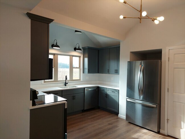 Kitchen - 1835 W Sandusky St