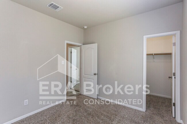 Building Photo - 1236 Grand Oak Trl