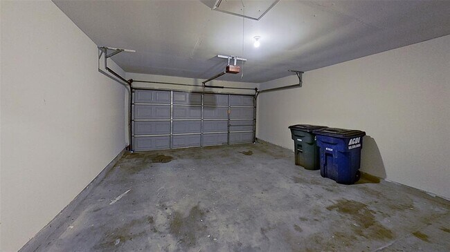 Building Photo - 903 Lantana Dr