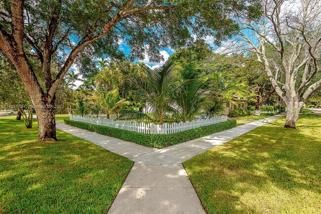 Building Photo - 500 Palmetto Dr
