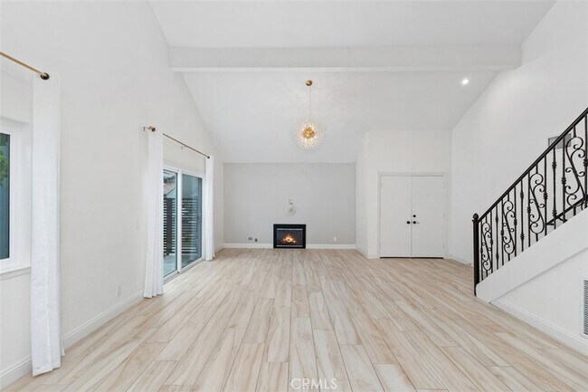 Building Photo - 26451 Vía Juanita