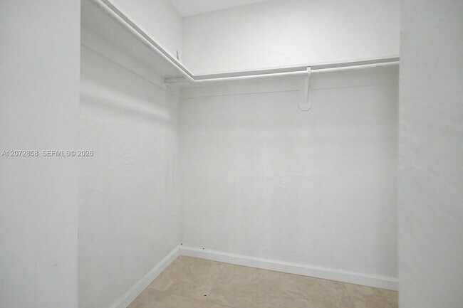 Building Photo - 6900 N Kendall Dr