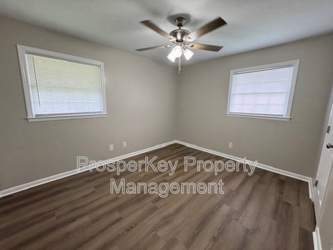 Building Photo - 5061 Thomason Ave