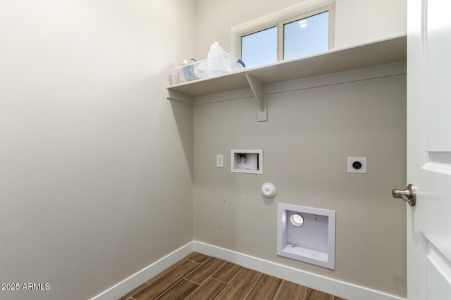Building Photo - 8944 W Century Dr