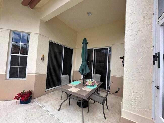 Building Photo - 77 Spyglass Way