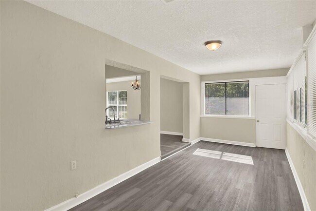 Building Photo - 3 Trophy Ln