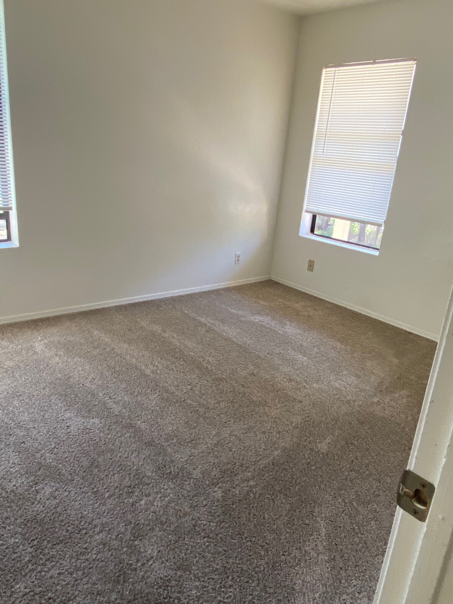 Building Photo - 300 S Paseo del Flag