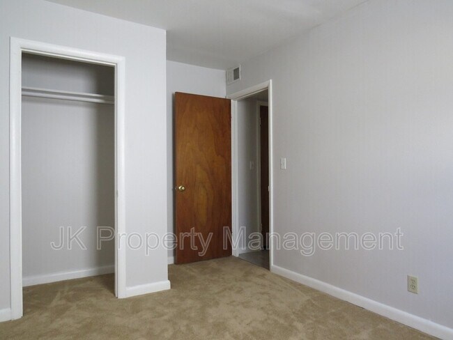 Building Photo - 2027 Smelter Ave NE