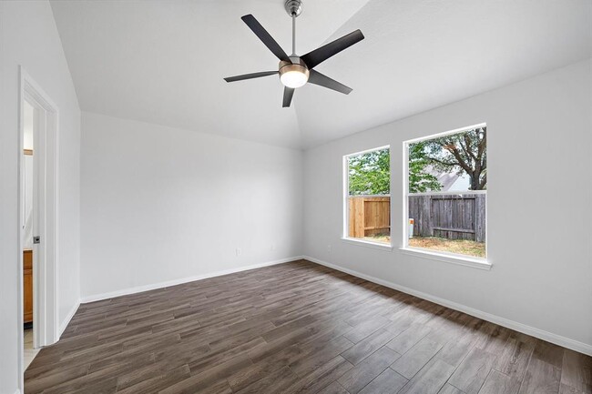 Building Photo - 25118 Clover Ranch Dr