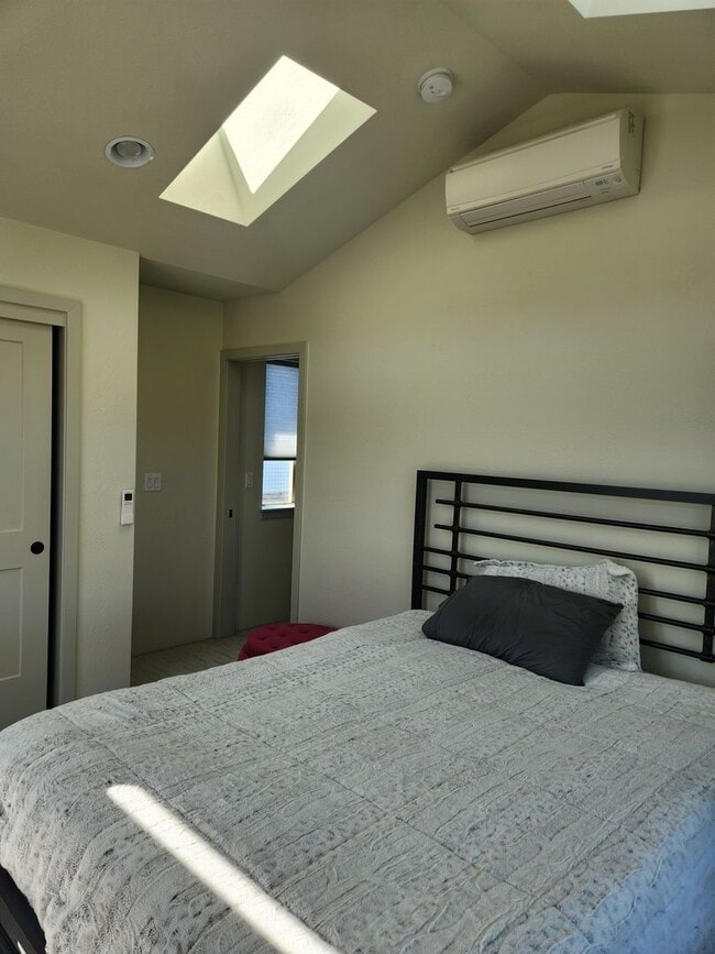 Building Photo - COMING SOON - Lovely Talent home - Can be ...
